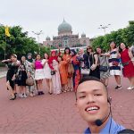 Gia đình chị Hương ( Tiền Giang) HDV quá nhiệt tình vui tính, tour singapore malay của gia đình tôi rất tuyệt vời, cảm ơn AZ tourist!